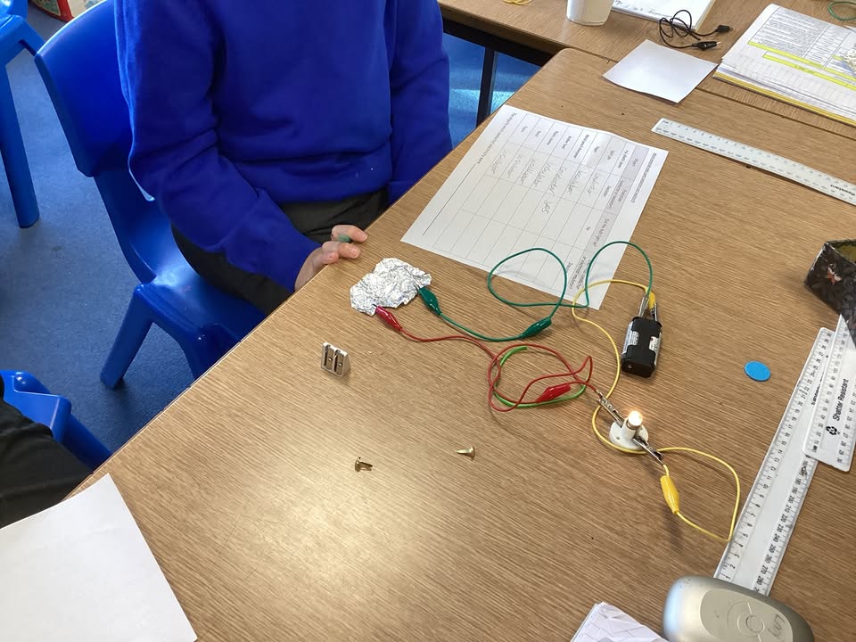 402315119973403_1533424221636182