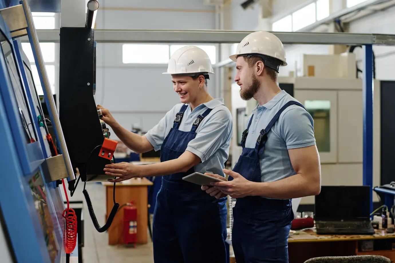 Technician leveraging electronic parts catalog software for faster diagnostics, accurate parts sourcing, and improved service