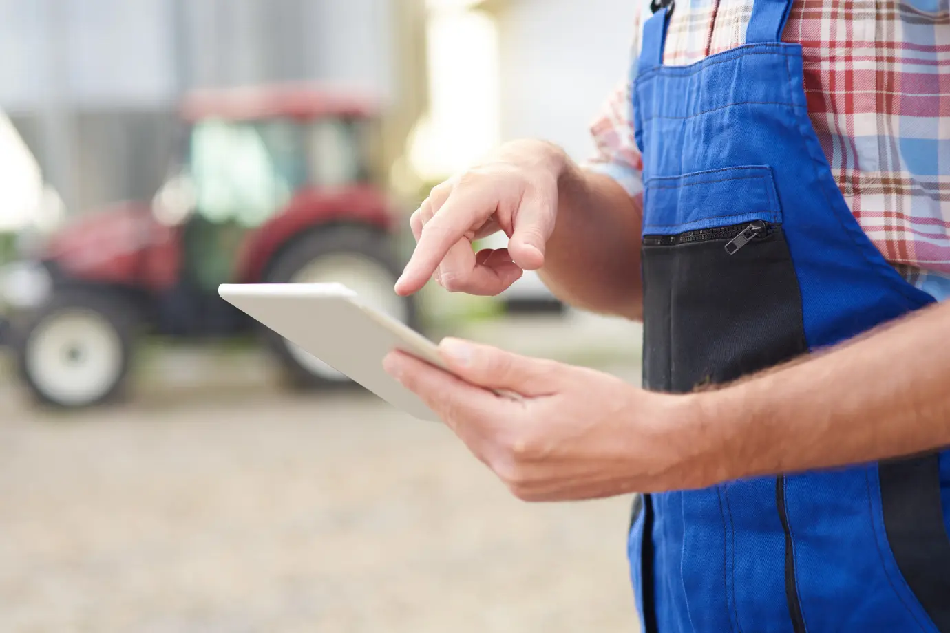 Image highlighting Intelli Warranty's role in fighting warranty fraud for a U.S. tractor manufacturer