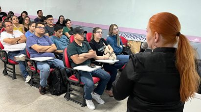 Abril Azul: palestra sobre ser mãe de criança autista