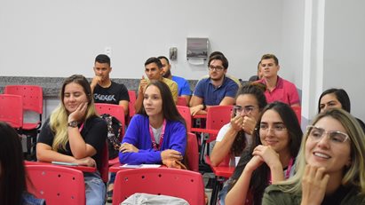Aula de Libras: inclusão e acessibilidade na saúde