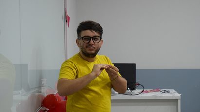 Aula de Libras: inclusão e acessibilidade na saúde