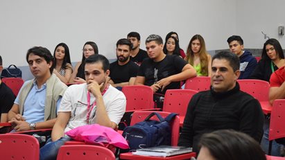 Aula de Libras: inclusão e acessibilidade na saúde