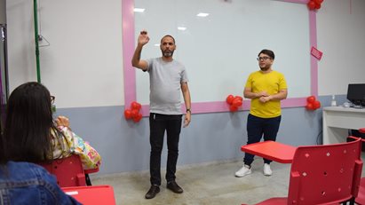 Aula de Libras: inclusão e acessibilidade na saúde