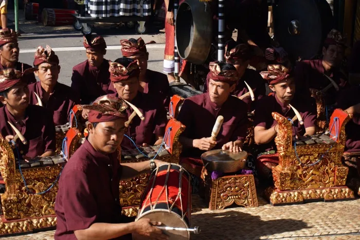 Индонезийская кухня дома: кукурузные оладьи в кокосовом масле и про Кетута