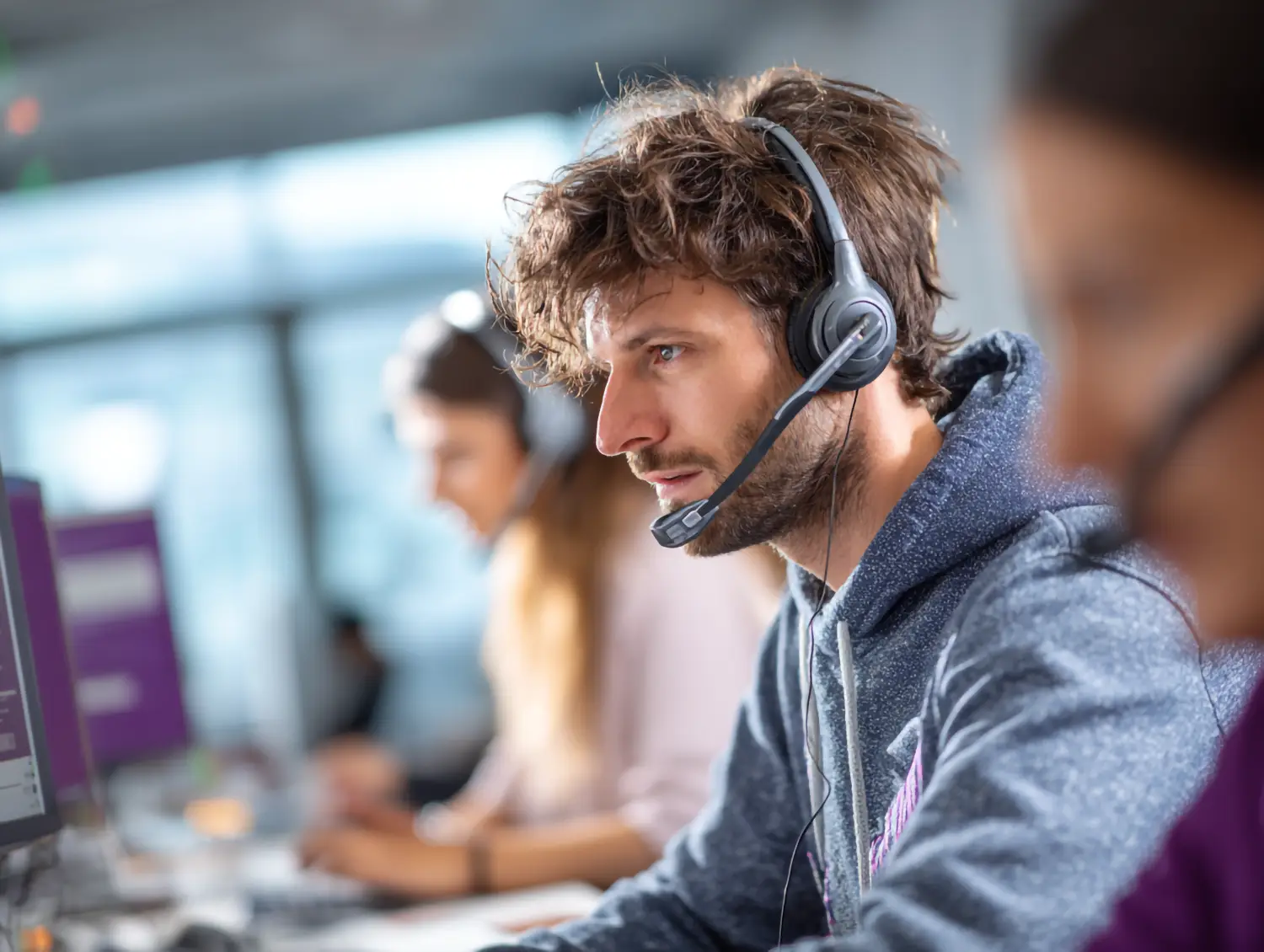 Top 3 Einsatzmöglichkeiten 2026 - Chatbots, E-Mail-Automatisierung und KI-Telefonassistenten für schnelleren und effizienteren Support.