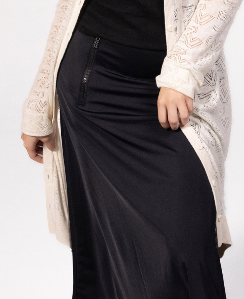 anevis skirt close up