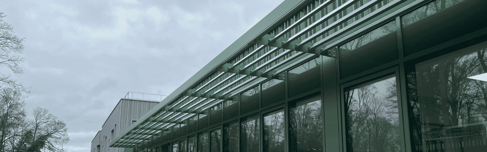 Brise-Soleil : Guide Complet (Types, Matériaux, Prix et Installation)