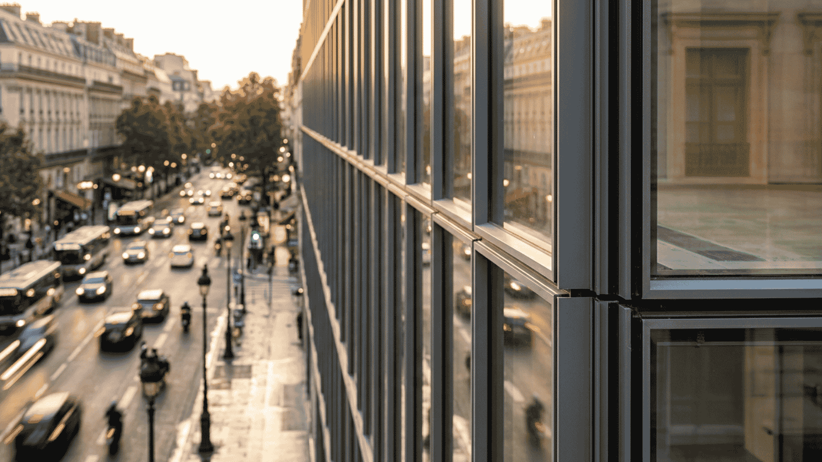 Isolation phonique des fenêtres aluminium : Rw, Acotherm et performances pour le tertiaire