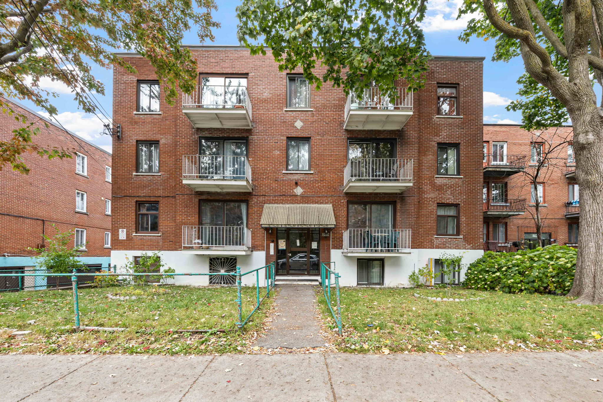 Barclay III, 11-unit VisionDev building in Montreal, exterior