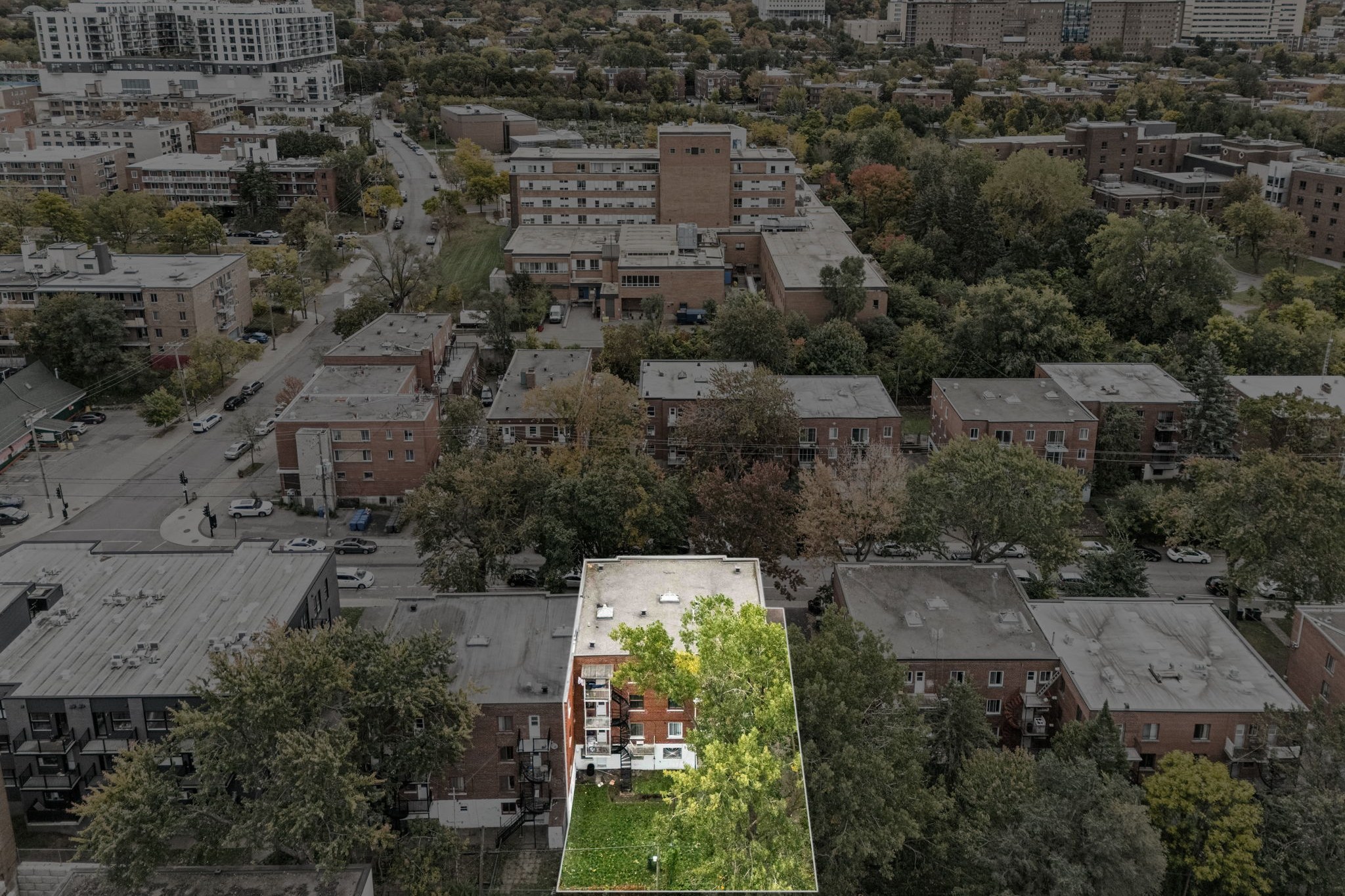 Aerial view of the Barclay III building, 11 units, Montreal