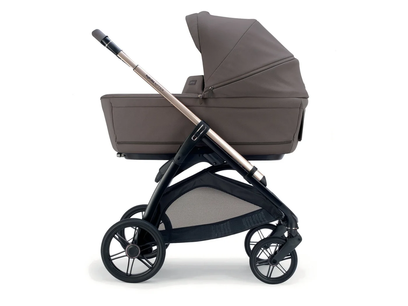 Inglesina Aptica travel system with carrycot