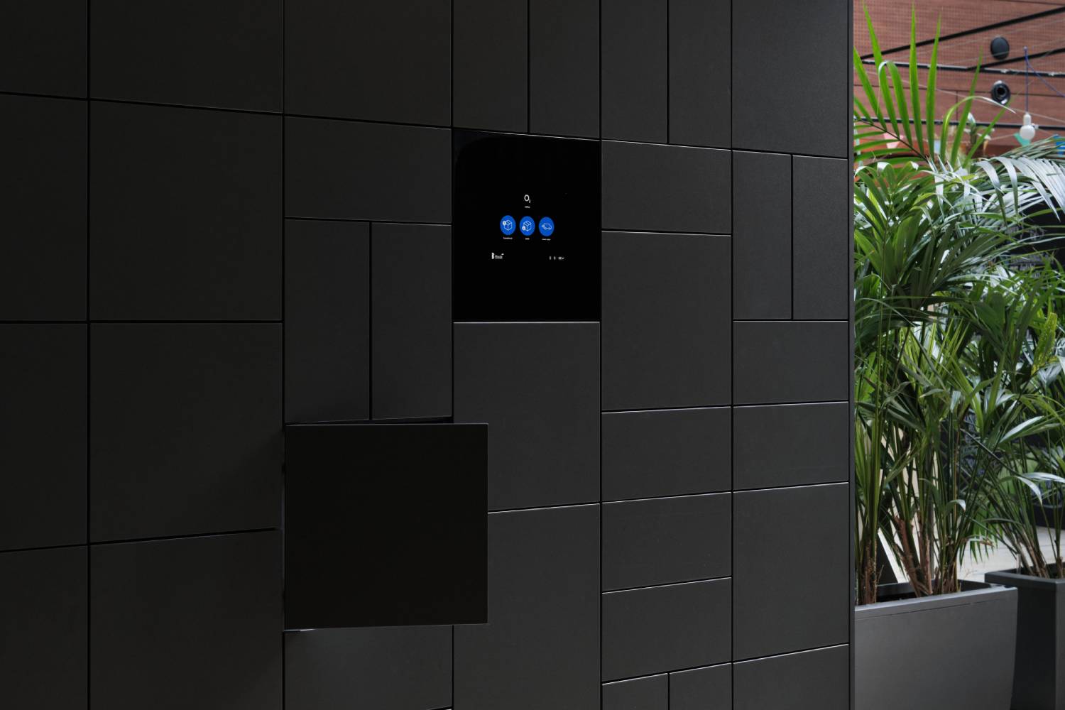 Electronic lockers for keyless access