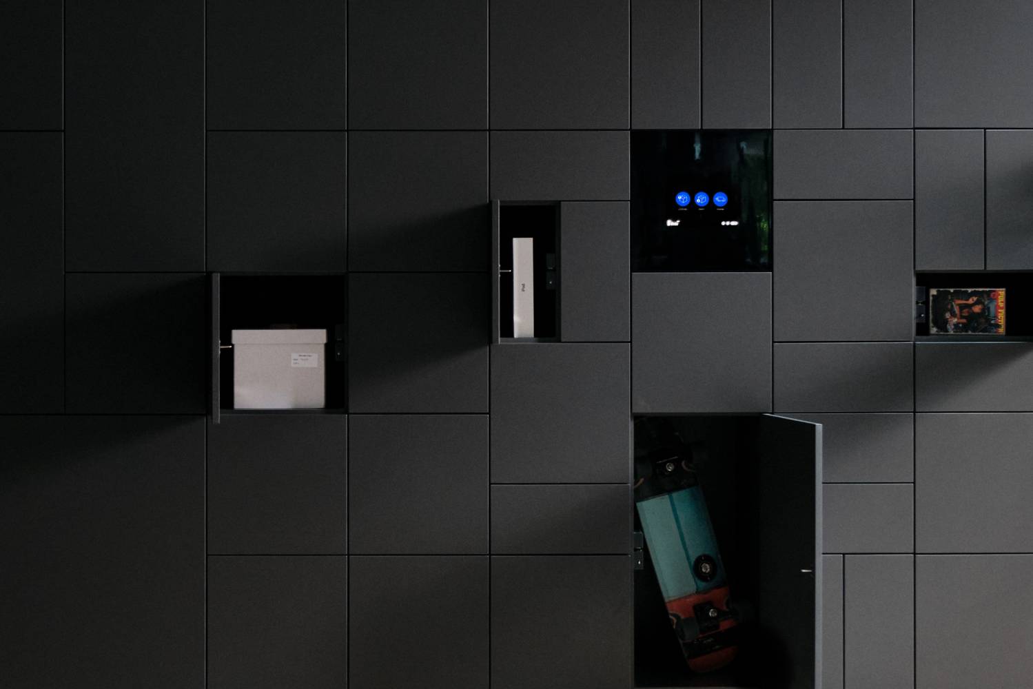 Electronic lockers for keyless access