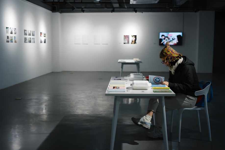 A Conversation at an Ordinary Art Shop