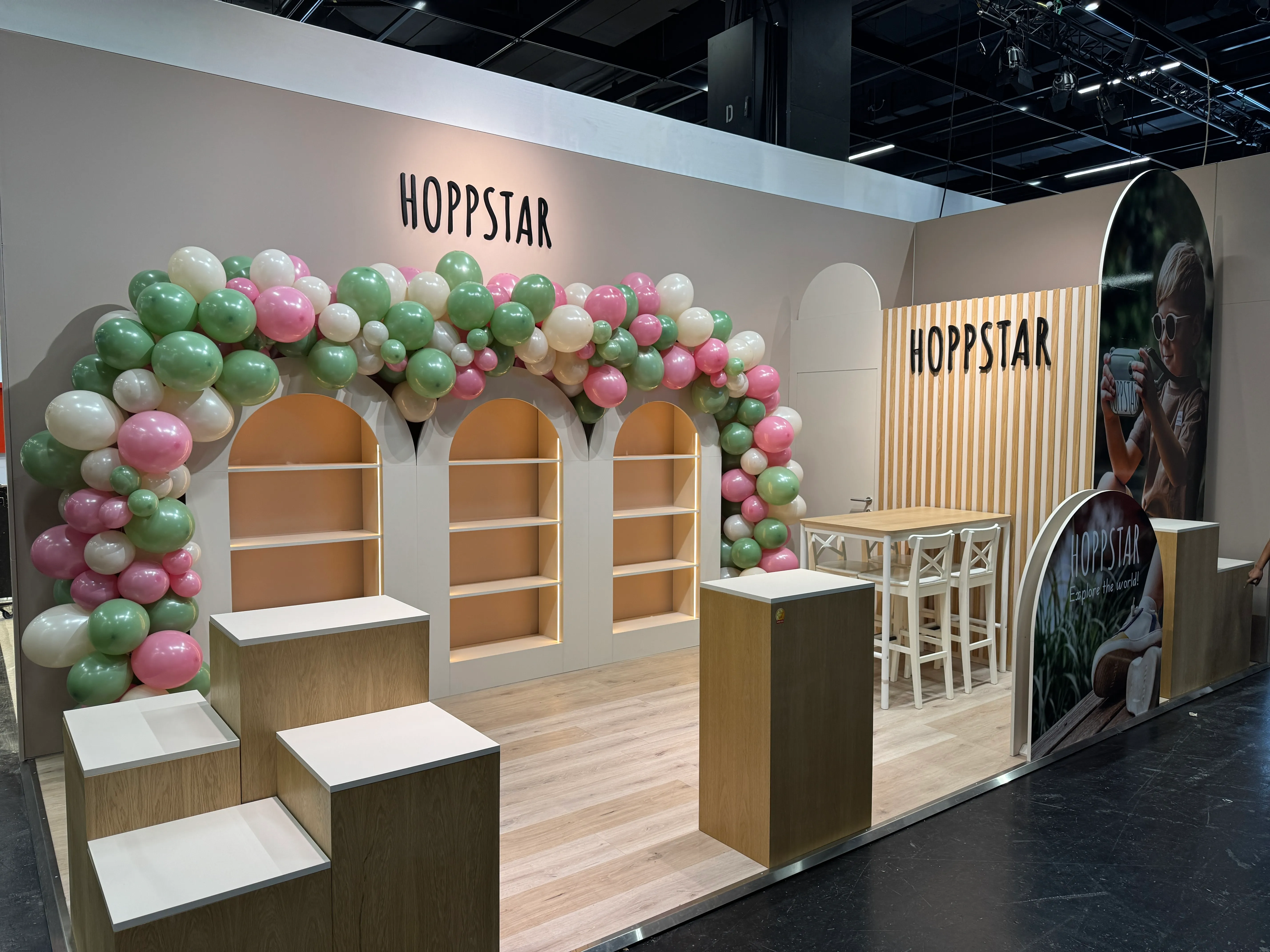 P21- Messebau | Kunden Messestand| LED-Wand | Messe | Beleuchtung | Trussing