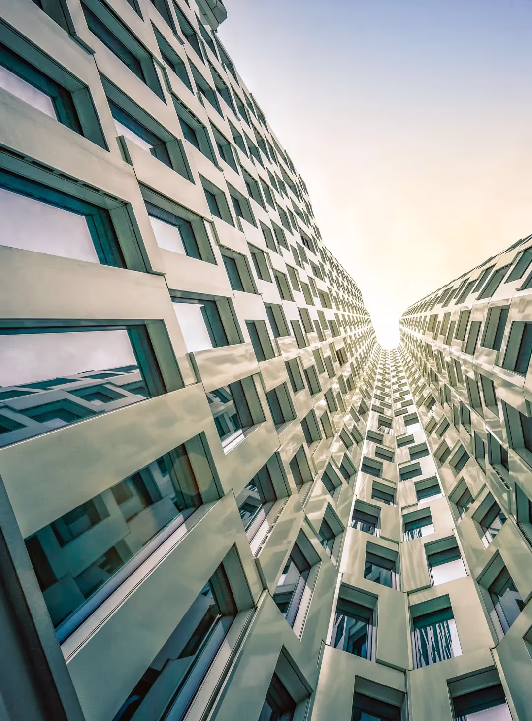Solar Facade (BIPV) vs. Traditional Building Materials