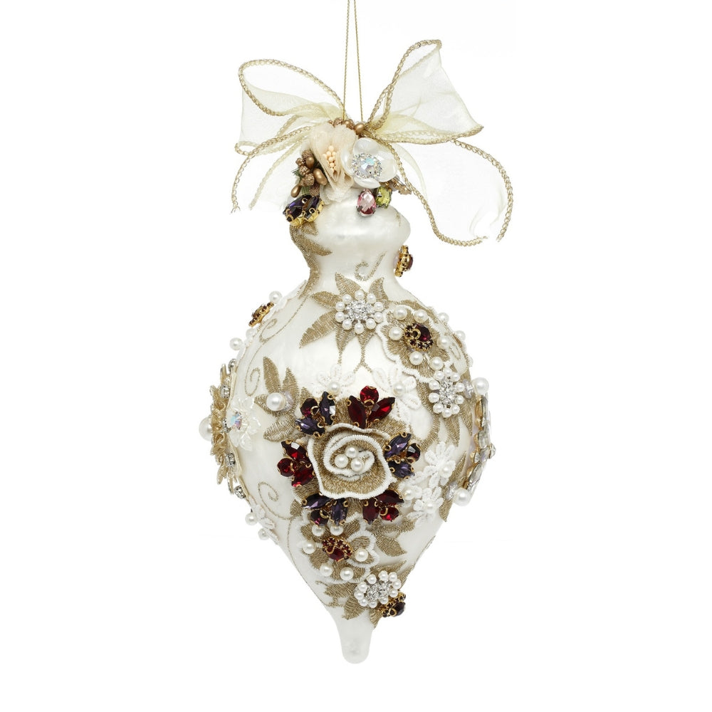 Oeuf de Noël crème en verre soufflé, brodé d'or avec perles, cristaux et nœud doré