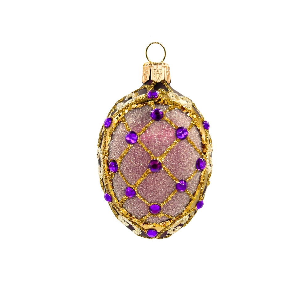 Oeuf de Noël en verre soufflé violet à treillis doré et perles violettes