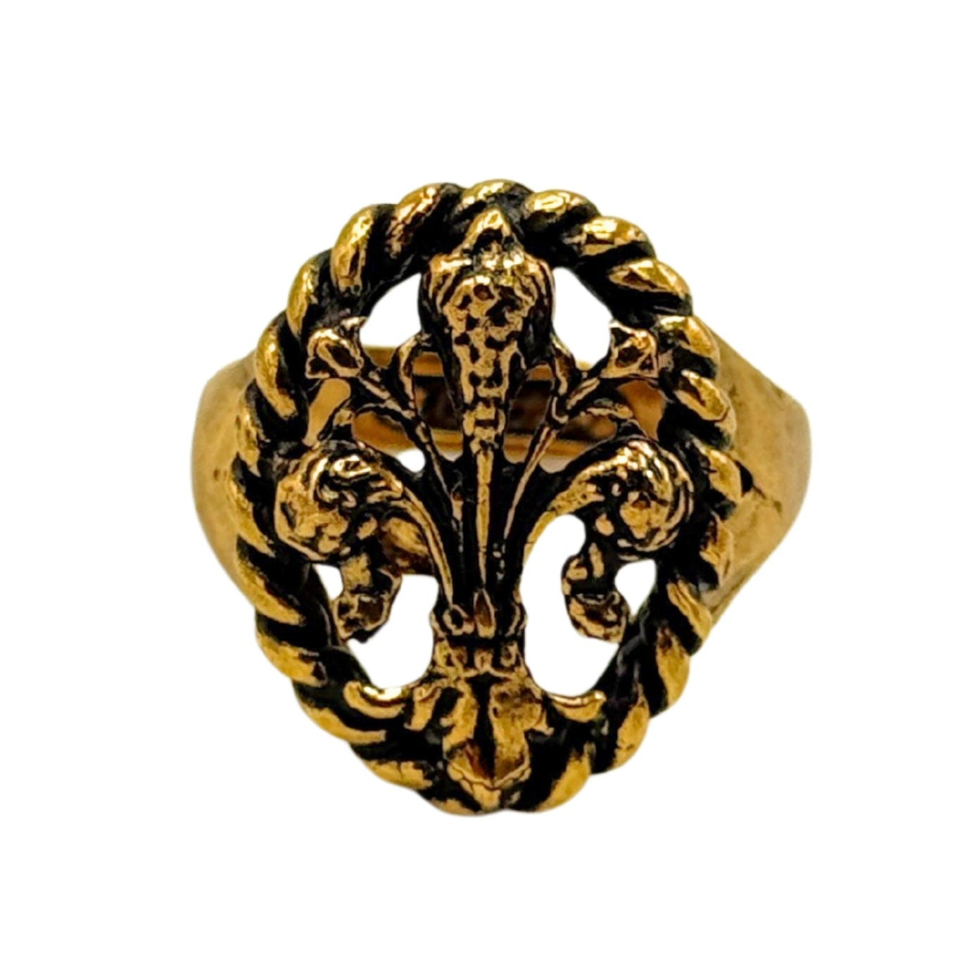 Bague en laiton avec motif Fleur de Lys sculpté en relief, cadre torsadé et finition patinée sombre