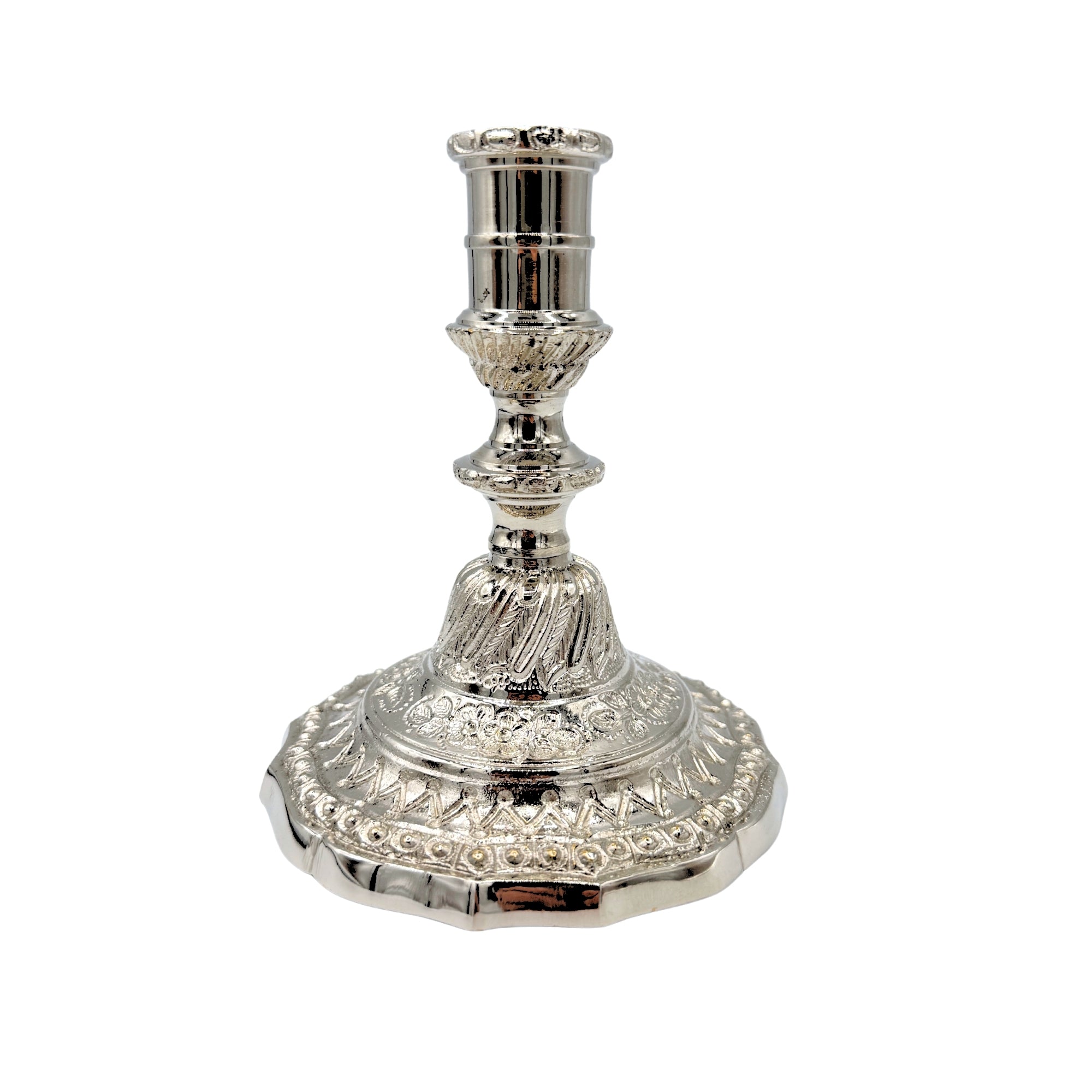 Bougeoir Régence en métal argenté poli, base ornée de motifs floraux et fût galbé