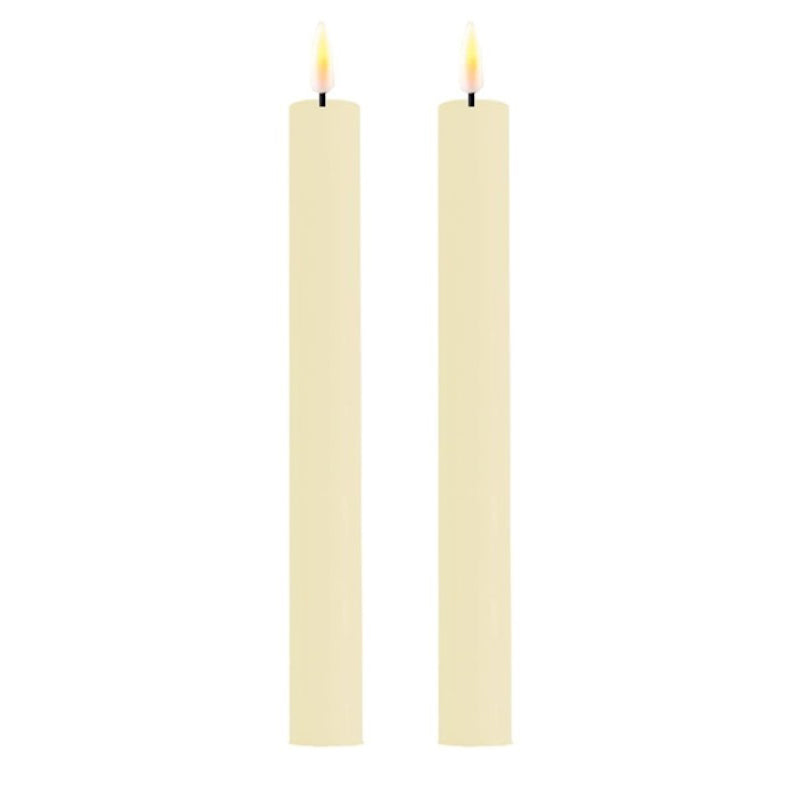 Deux bougies LED crème effet cire fondue avec flamme blanche