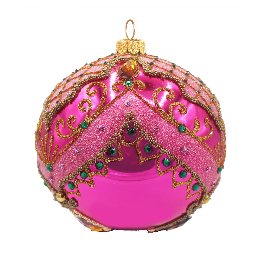 Boule de Noël en verre soufflé rose fuchsia et dorée, ornée de paillettes et strass