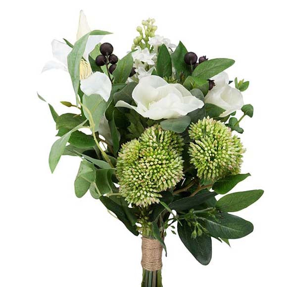 Bouquet blanc et vert en tissu avec fleurs blanches, baies sombres et tiges vertes