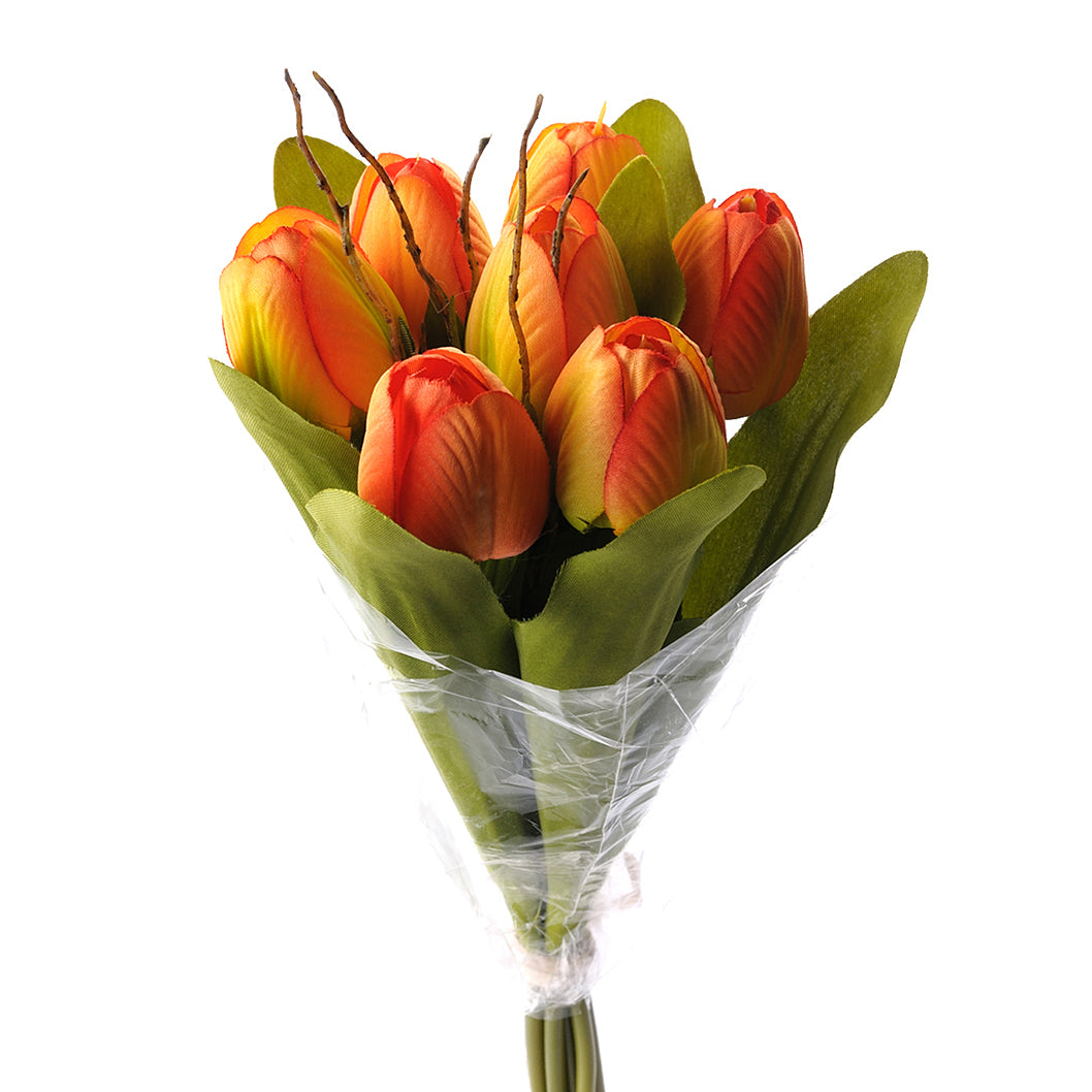 Bouquet de tulipes orange et vertes en tiges synthétiques, emballé sous film plastique