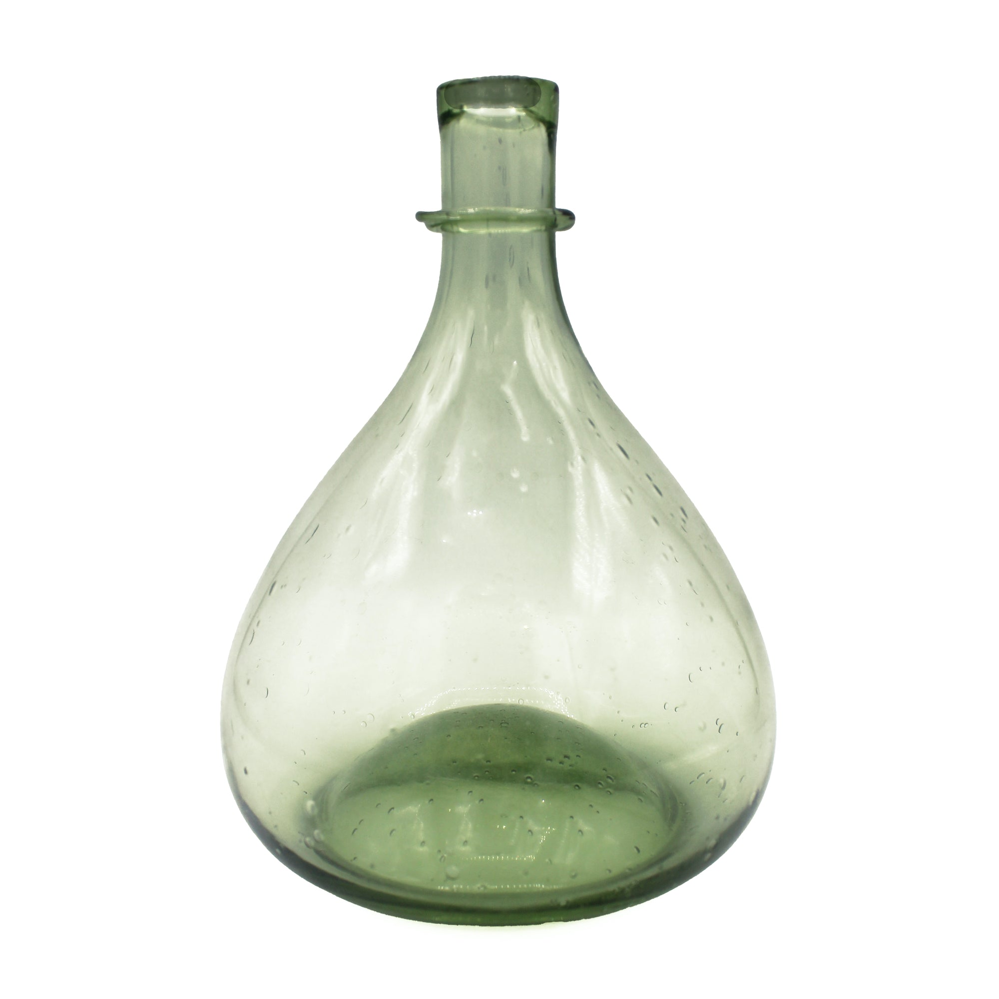 Carafe en verre soufflé vert fumé à large panse et col étroit