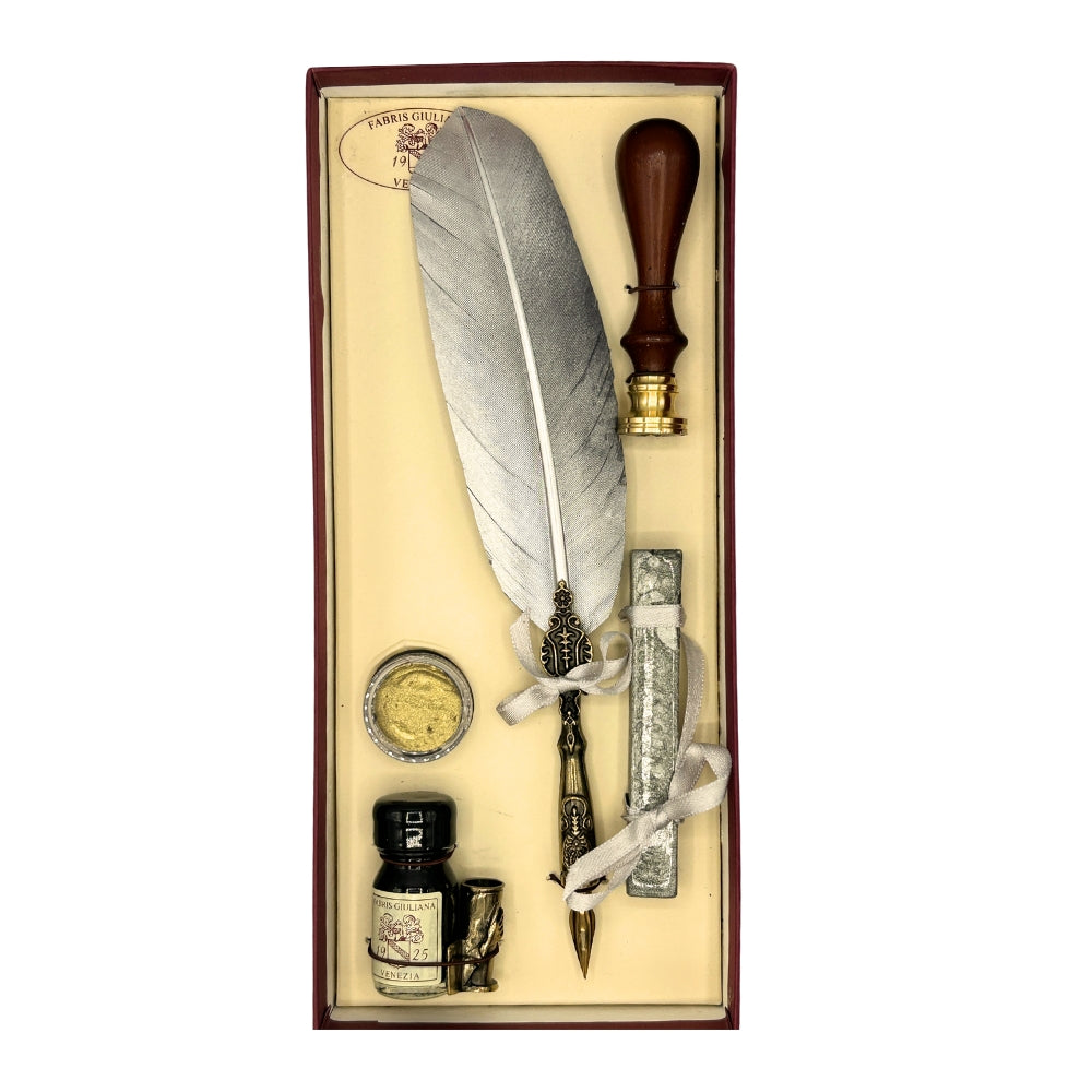 Coffret de calligraphie avec plume argentée, cachet en bois verni, cire dorée et flacon d'encre