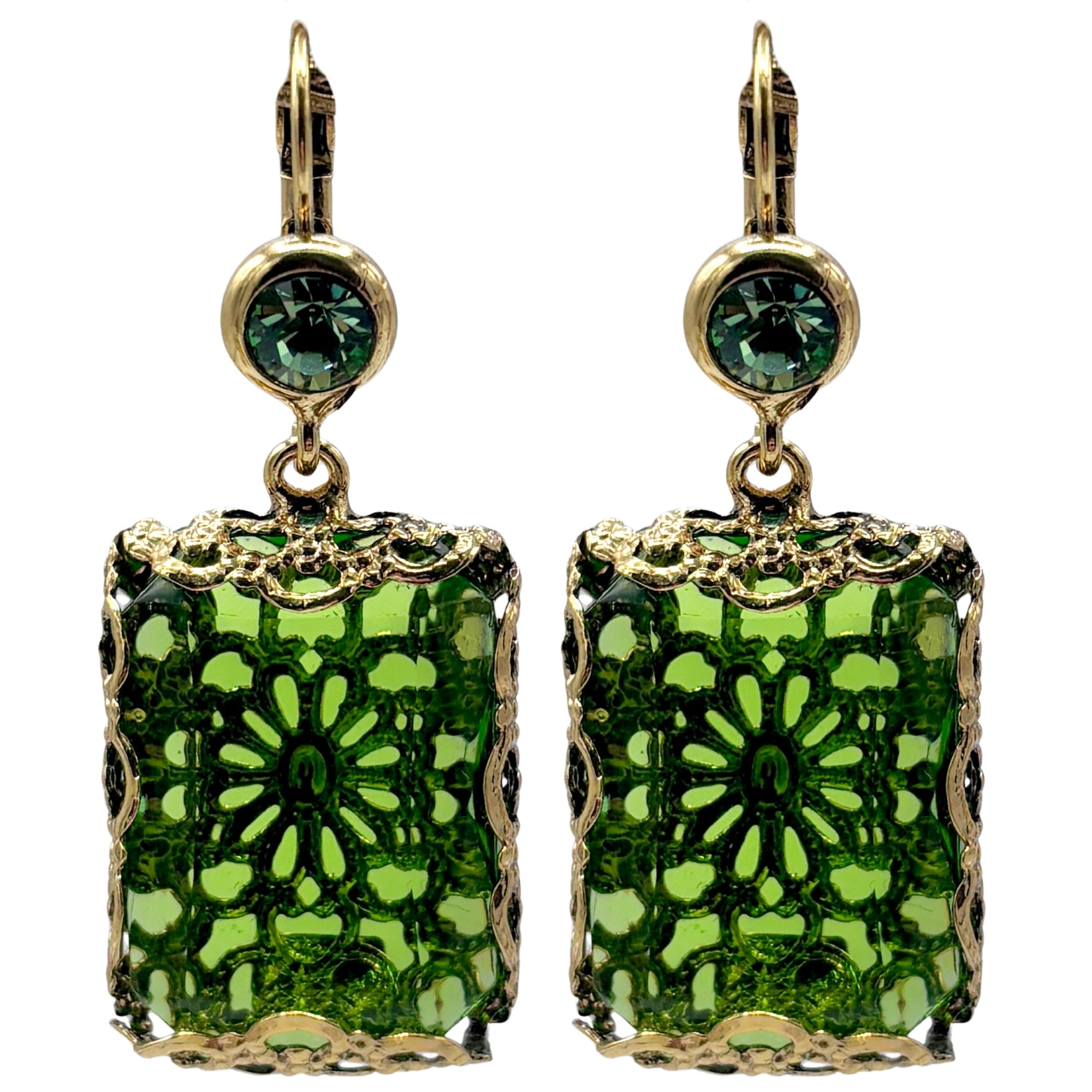 Boucles d’oreilles pendantes dorées avec cristal vert rond et pendentif rectangulaire ajouré à motif floral vert