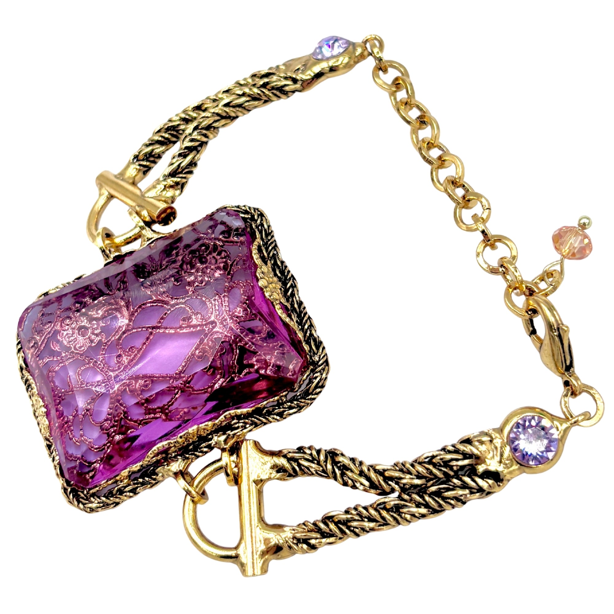 Bracelet en laiton doré avec pierre en cristal violet facetté et chaîne torsadée à fermoir barre en T