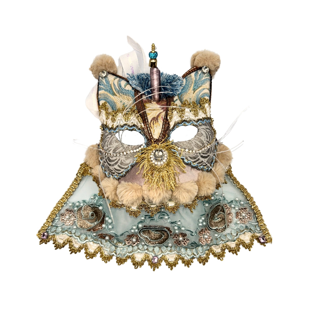 Masque vénitien chat en tissu bleu et or, broderies, perles et pompons