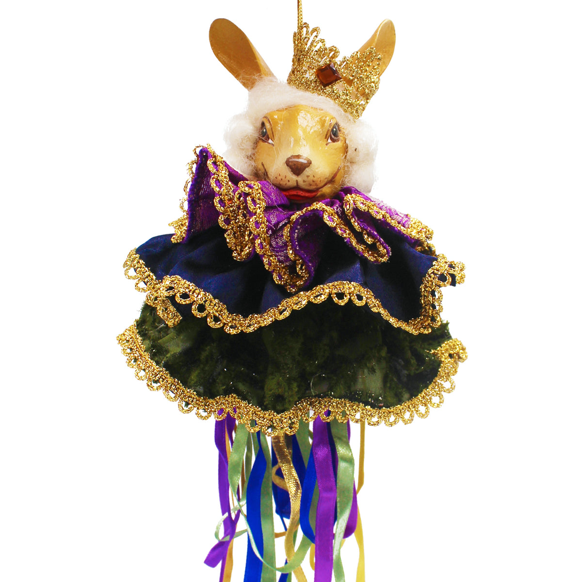 Lapin suspendu en roi avec couronne dorée, cape violette et robe vert foncé à galons or