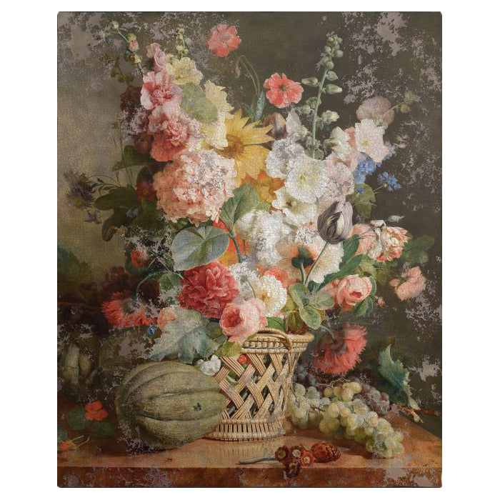 Nature morte de fruits et fleurs en panier d'osier sur toile craquelée