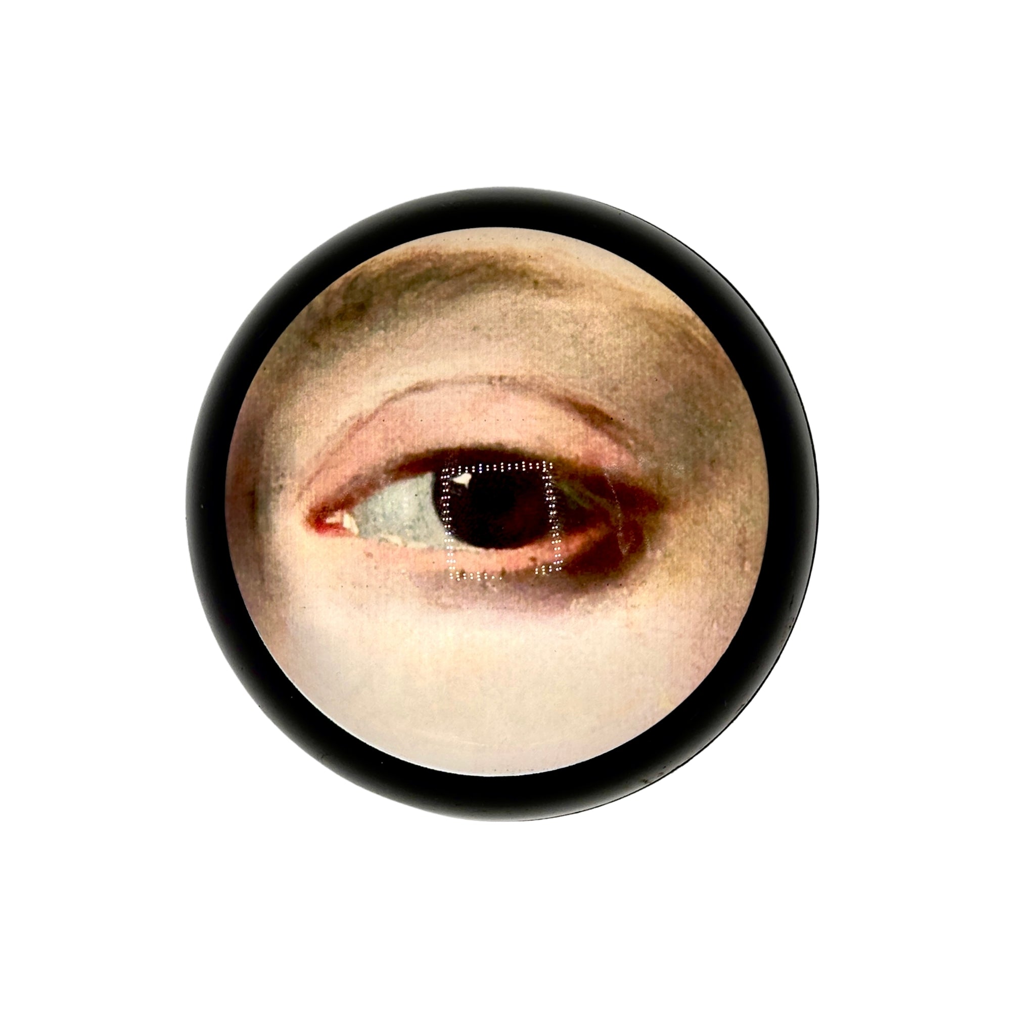 Grande hémimorphose ronde avec motif œil réaliste, cabochon décoratif fond noir et teintes chair et brunes