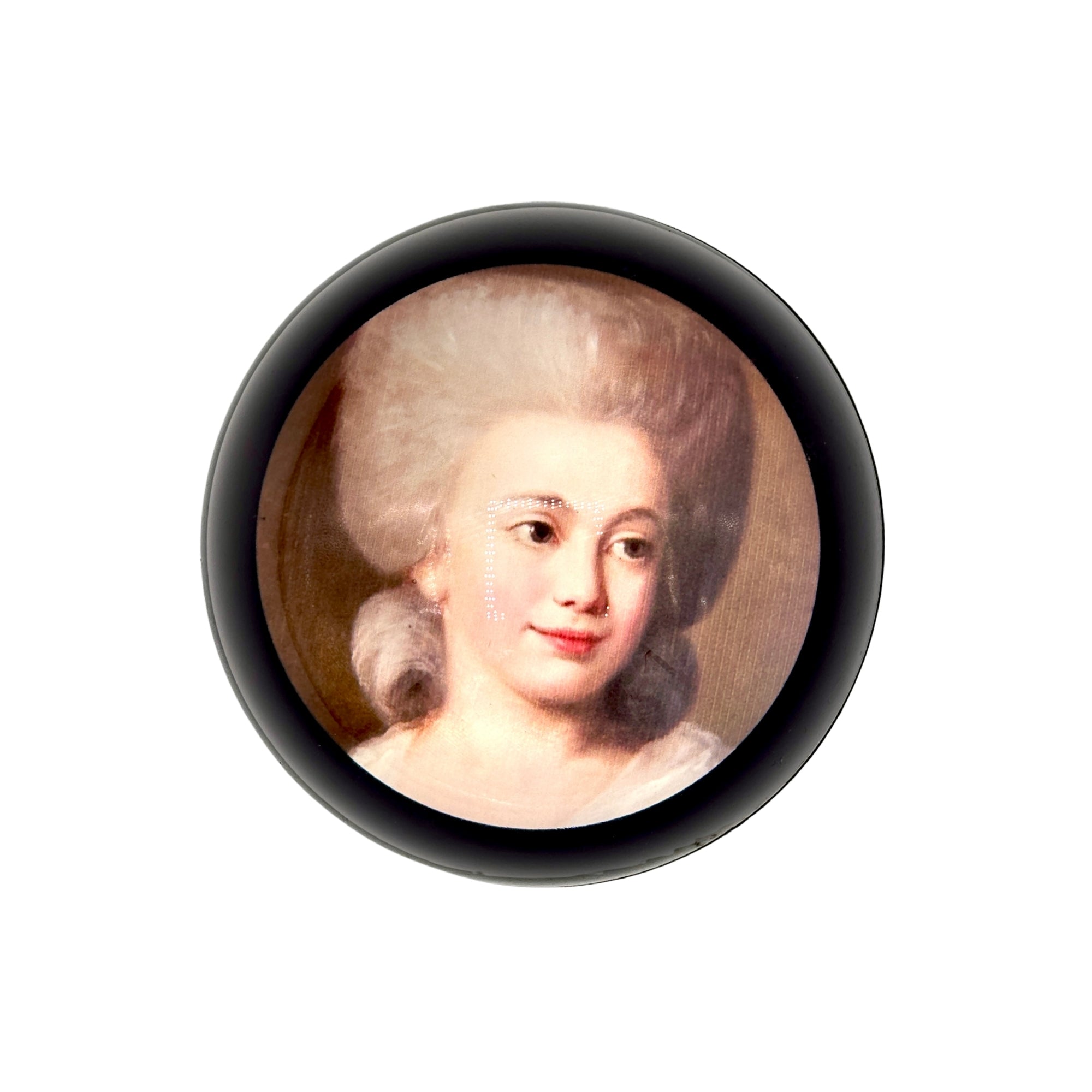 Presse-papier hémisphérique noir avec portrait de princesse en robe claire et coiffure poudrée