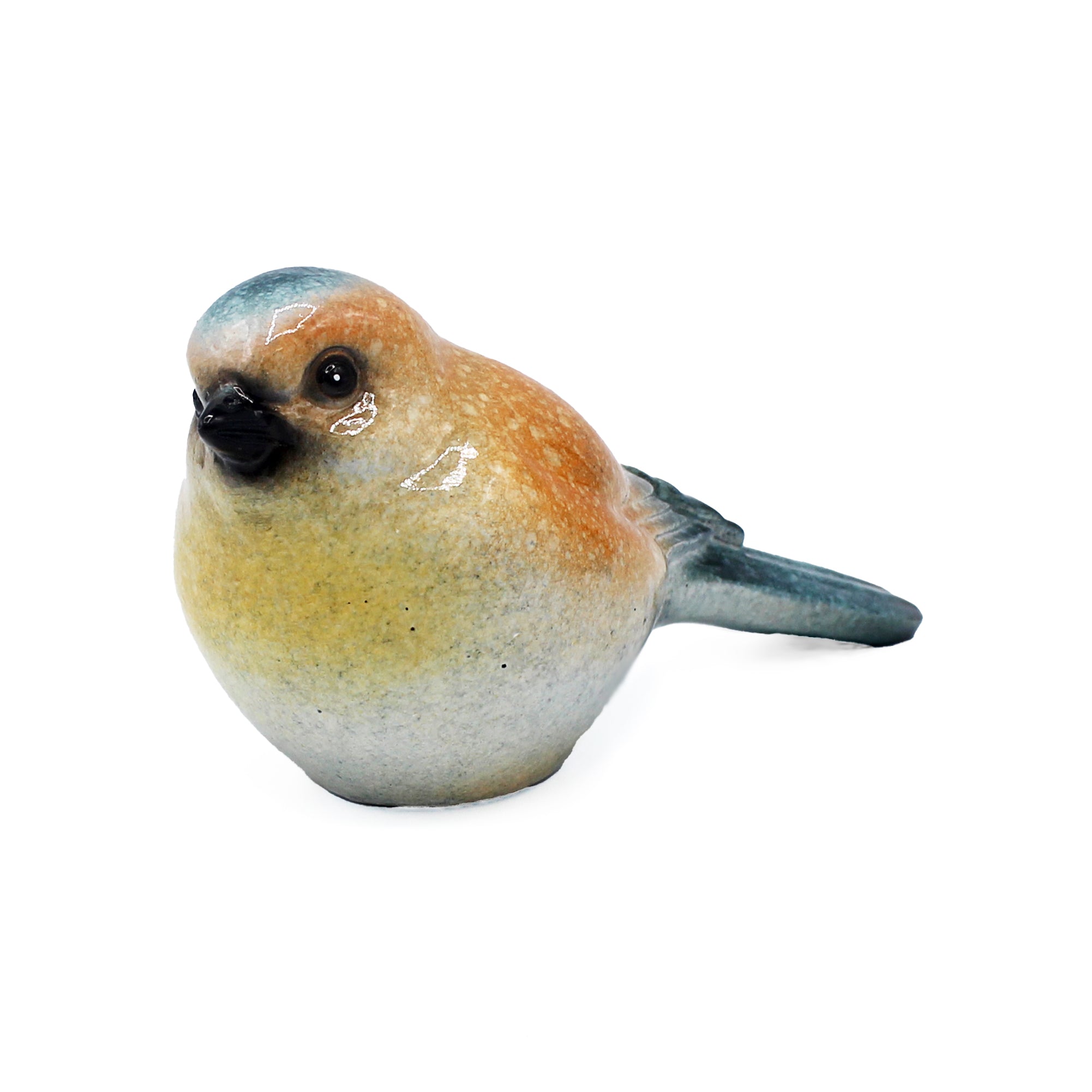 Oiseau décoratif en résine peint vert, bleu et orange, posé de profil