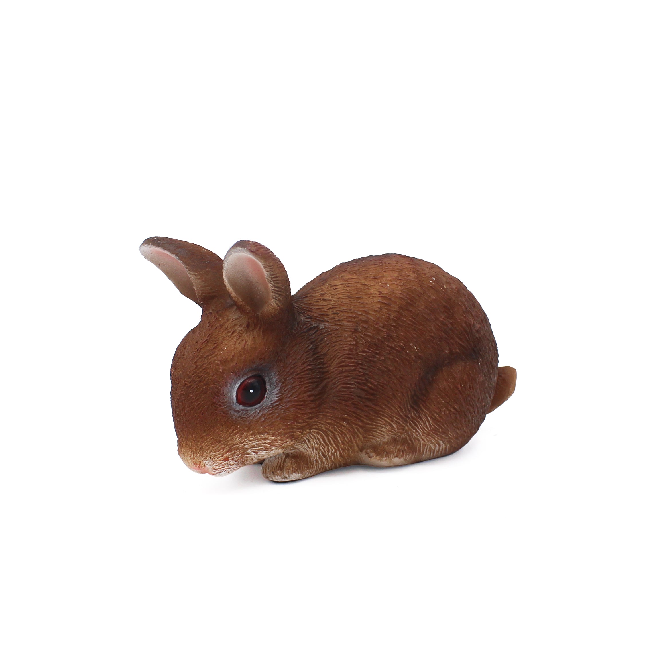 Lapin en résine brun vu de profil, oreilles dressées et pelage texturé