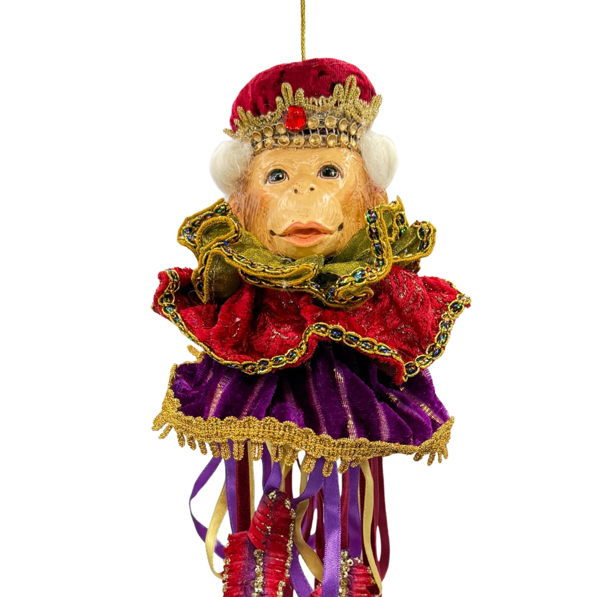 Personnage singe en habit royal rouge et violet, broderies dorées, costume textile décoratif avec système de suspension