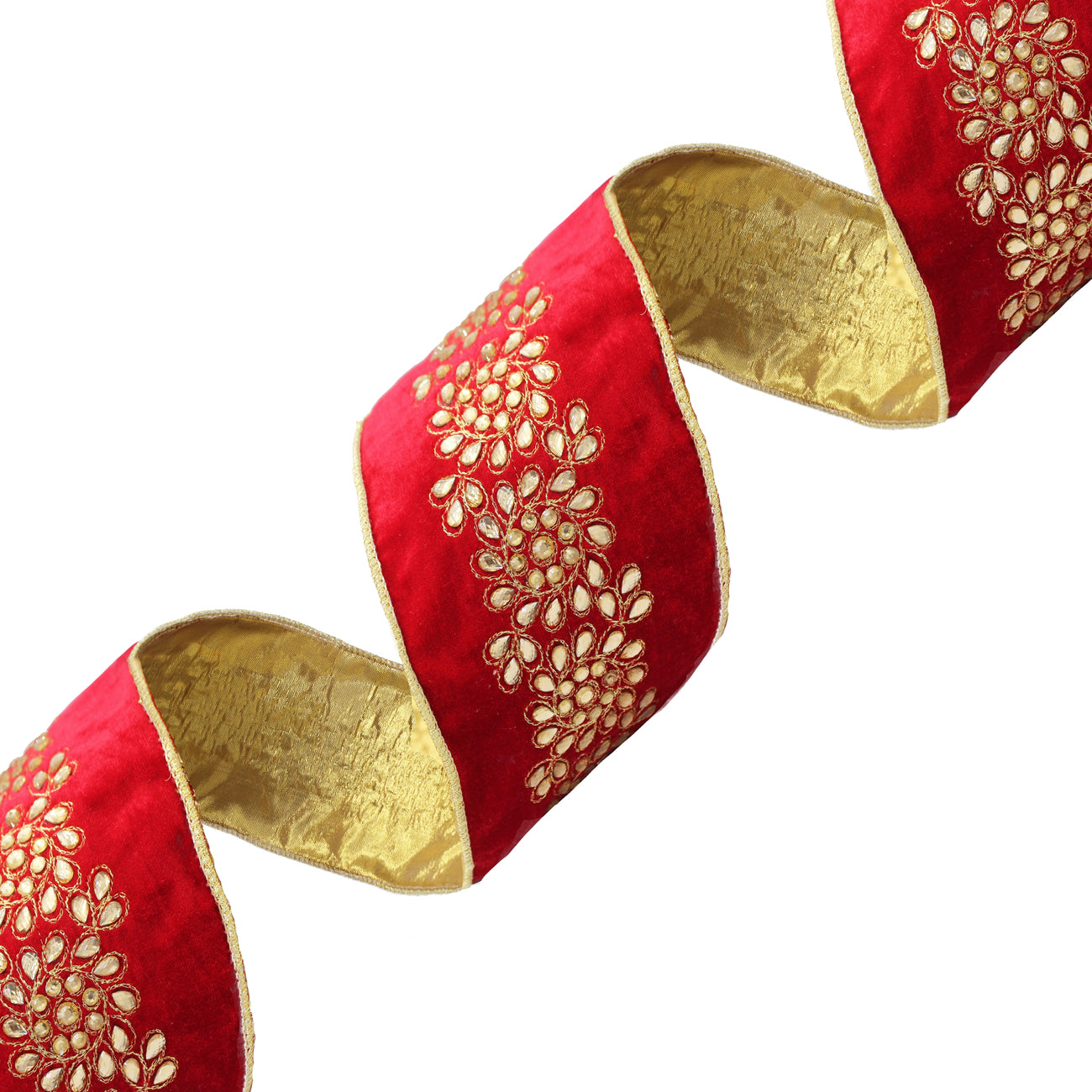 Ruban en velours rouge brodé de motifs dorés et strass, bordure or