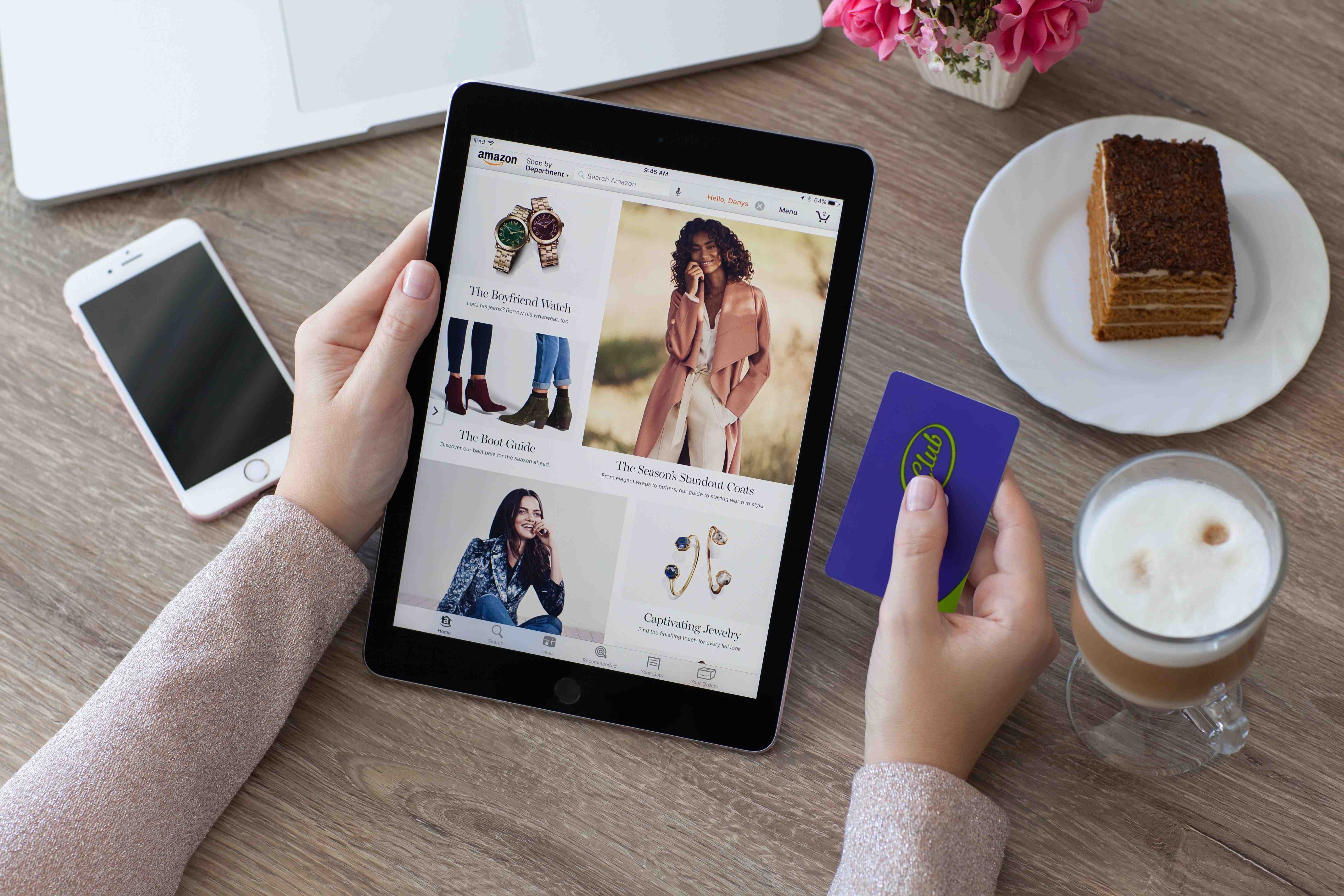 modern shopify store on laptop - free shopify website templates