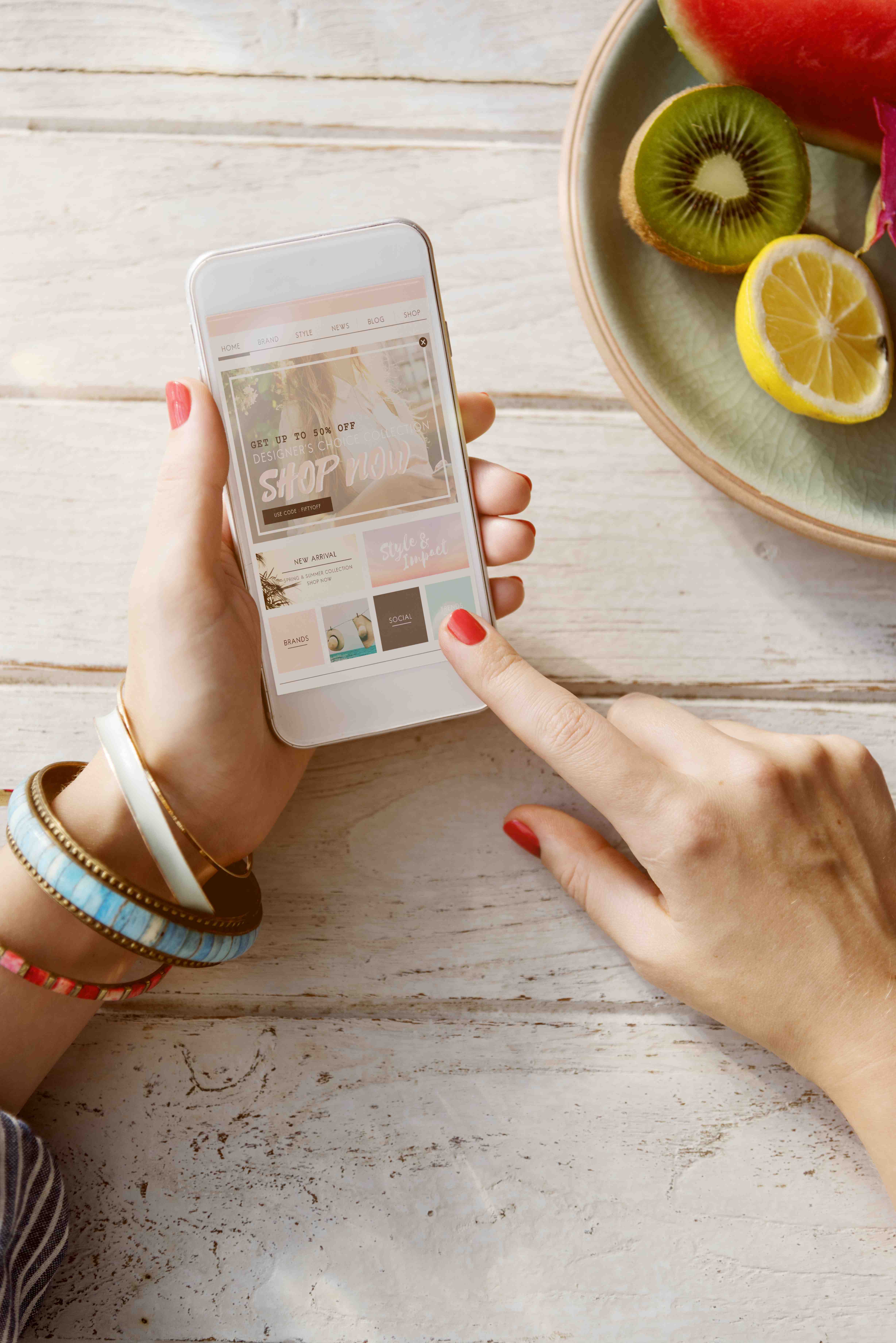 Well-designed product page on a mobile device - High-converting Shopify store