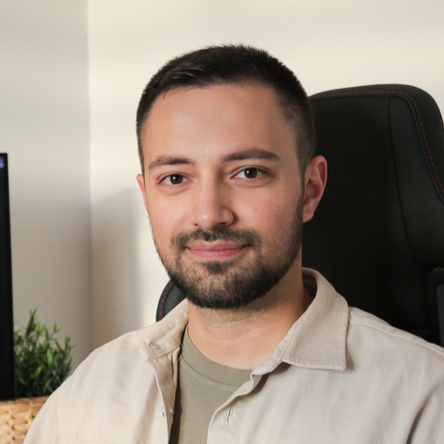 Canberk S., B2B Video Editor and Motion Graphics Designer, 100m+ Views in Ankara