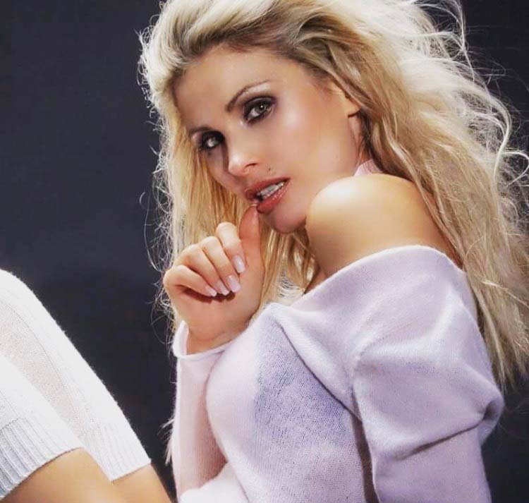 model fotoshooting mit schönem makeup