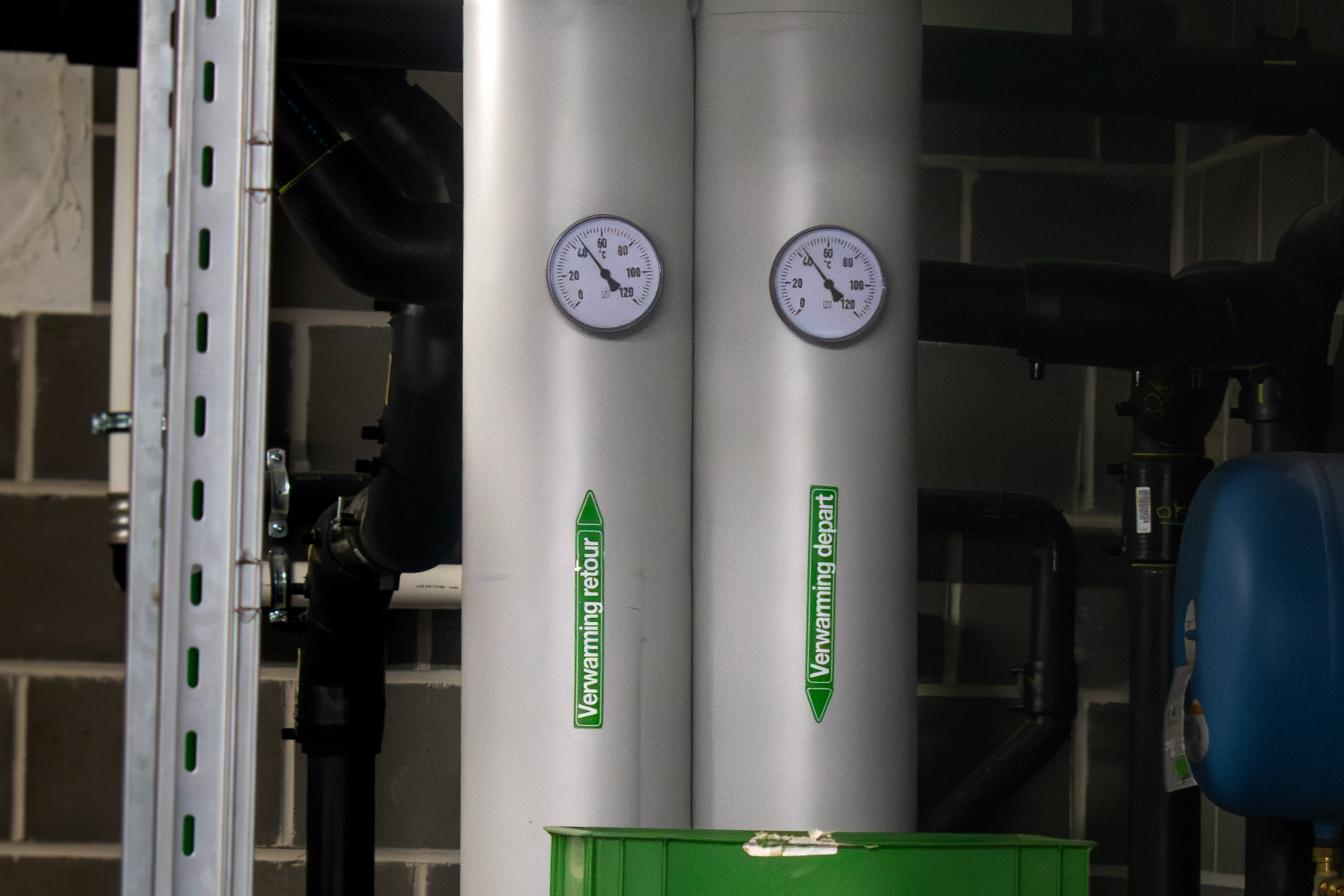 Heat network - sustainability - energy efficiency - heating and cooling networks - source - user -