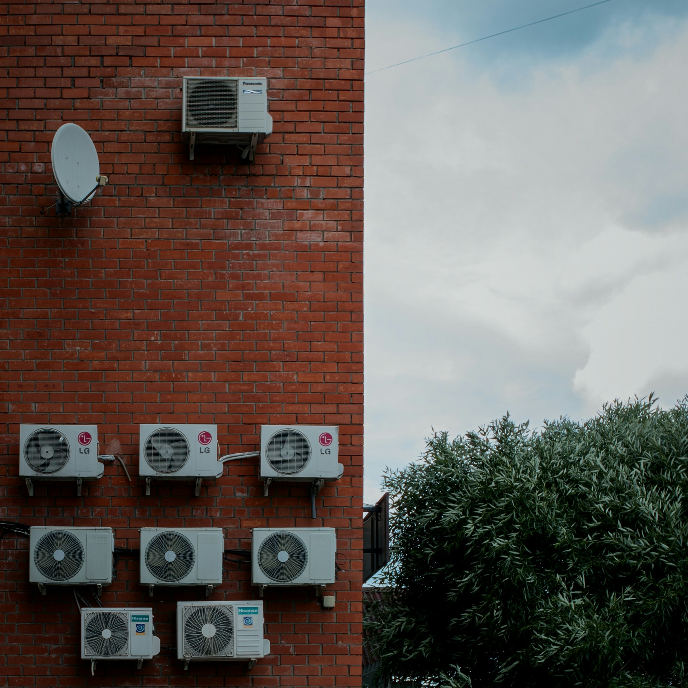 Heat network - sustainability - energy efficiency - heating and cooling networks - source - user - 