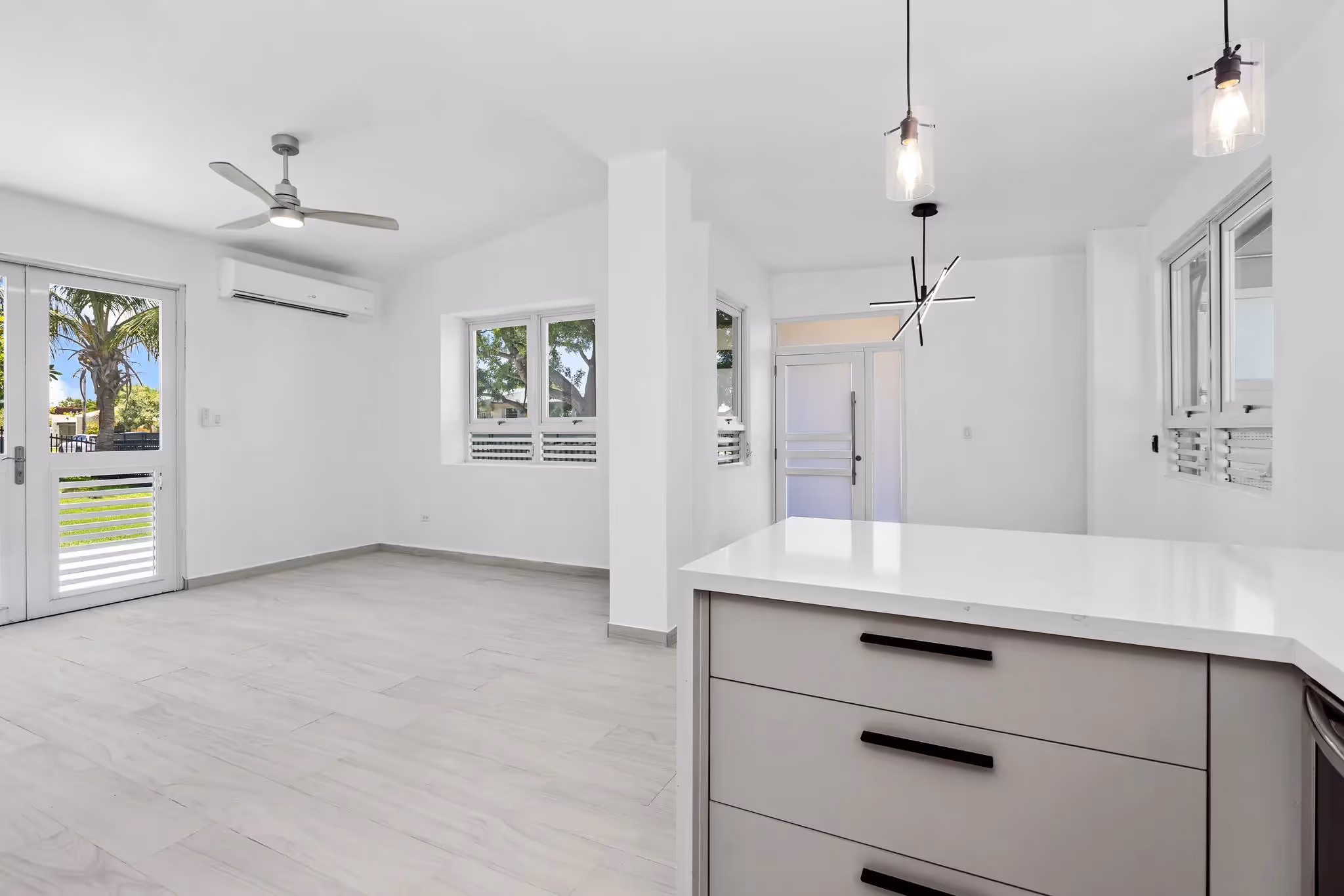 Modern living with beach proximity
