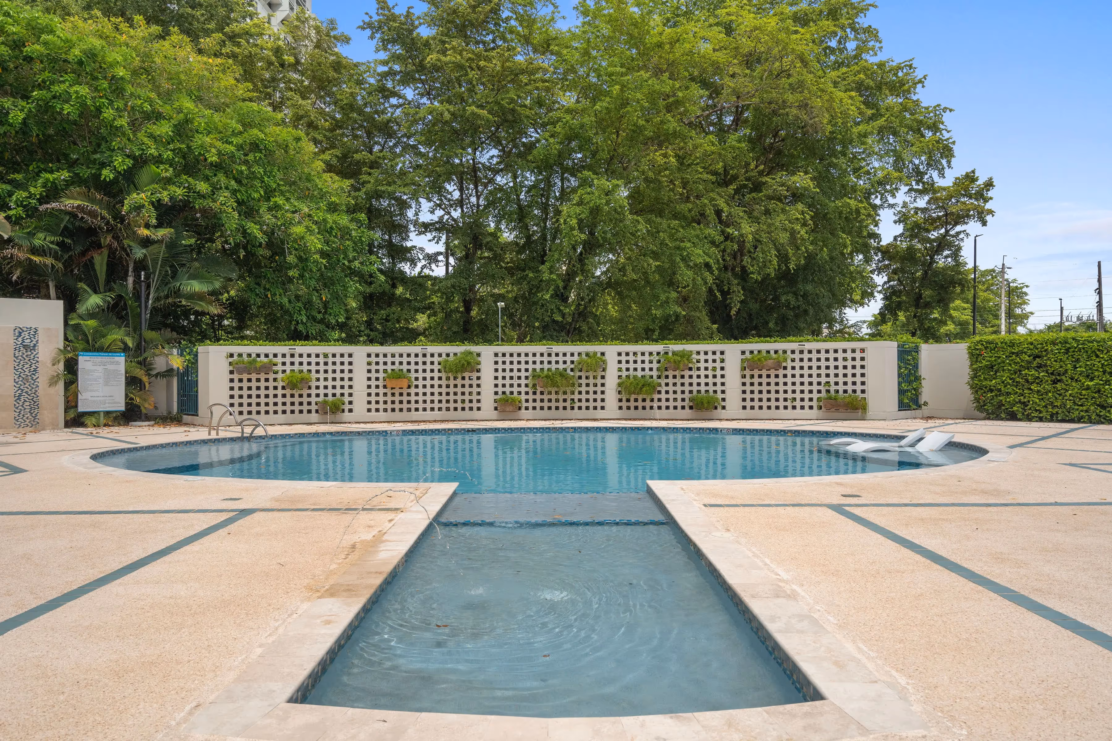 Professional-oriented condo in San Juan, Puerto Rico